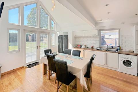 3 bedroom semi-detached house to rent, Ancrum Drive, Dundee, DD2