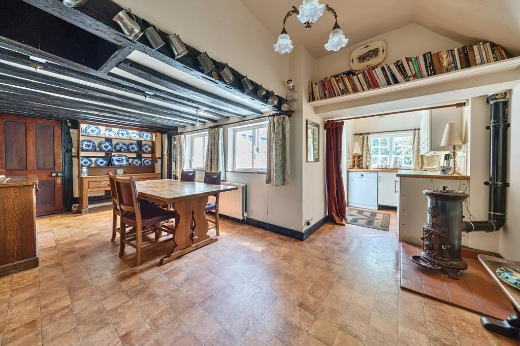 Kitchen/Dining