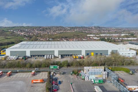 Distribution warehouse to rent, Enterprise Way Nottingham NG16 4HY
