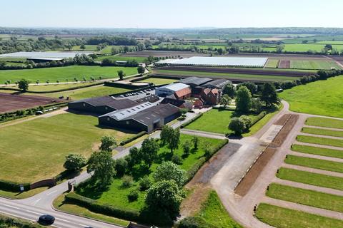 Mixed use for sale, Fosse Way Radford Semele CV31 1XN