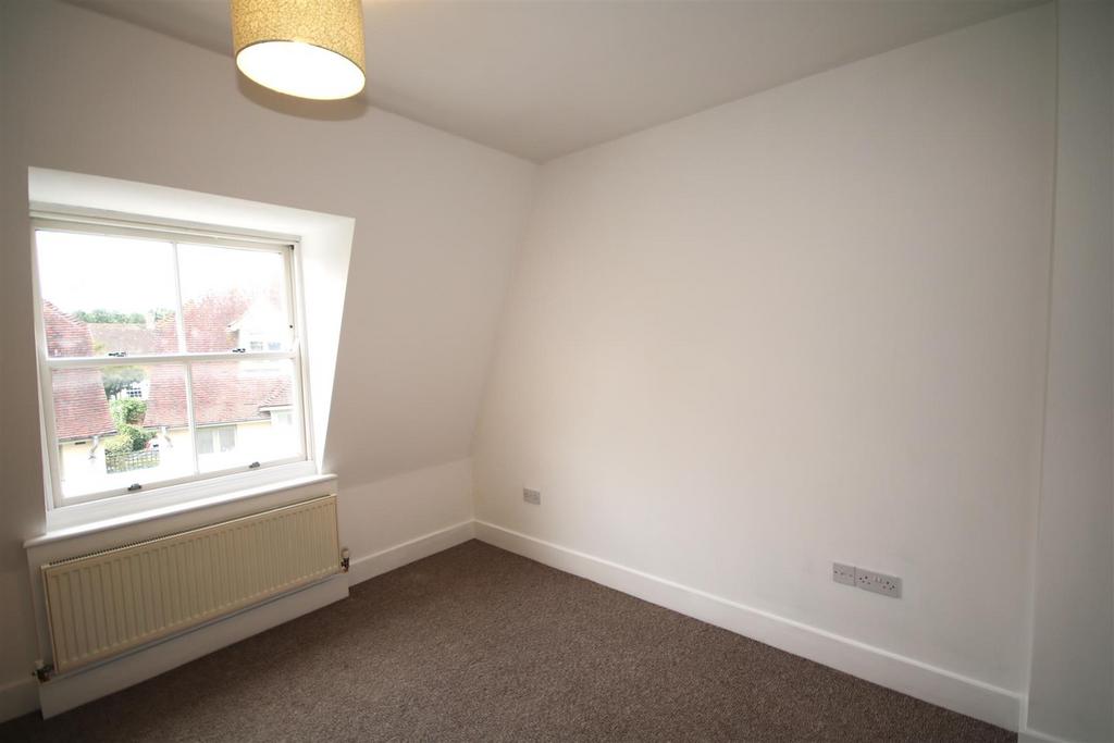 Bedroom 2b.JPG