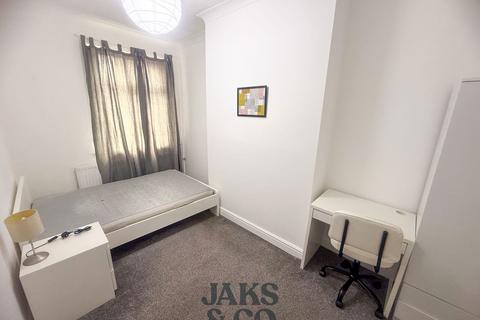 1 bedroom in a house share to rent, Barff Road, Salford M5