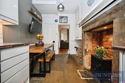 3 bedroom terraced house for sale, Quarry Mount, Yeadon, Leeds