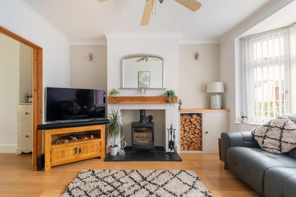 0 A2 AEE - Living Room B.jpg