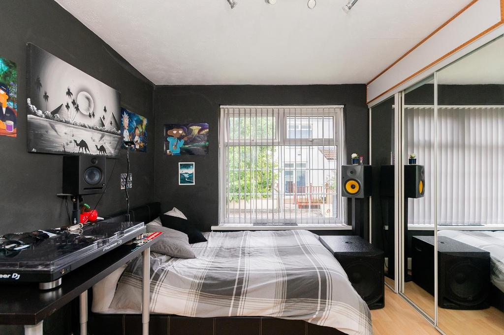 0 A2 AEE - Bedroom E.jpg