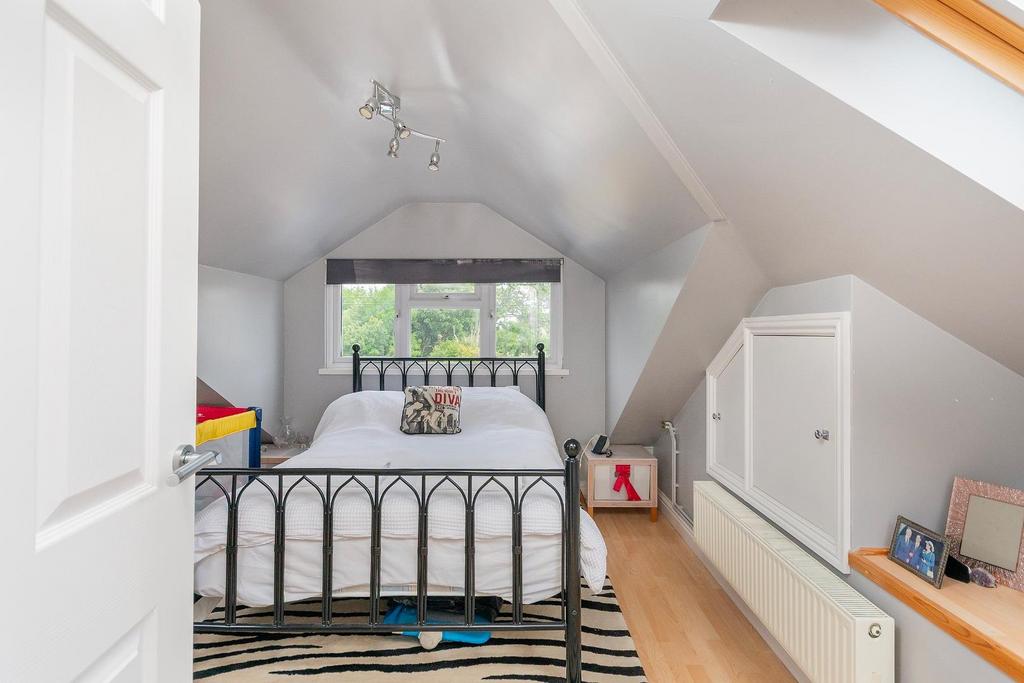 0 A2 AEE - Bedroom N.jpg