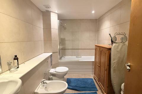 undefined, The Lindens, Queens Walk, Ealing, London W5
