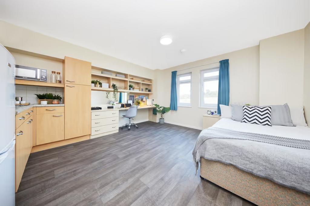 Nmi ZGwtx I4 BJ9t8a Wga BQIAmxhe RMT.jpg