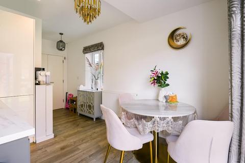 4 bedroom semi-detached house for sale, Chetwode Road, Tadworth