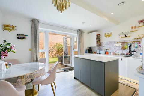 4 bedroom semi-detached house for sale, Chetwode Road, Tadworth