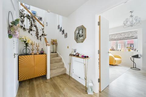 4 bedroom semi-detached house for sale, Chetwode Road, Tadworth