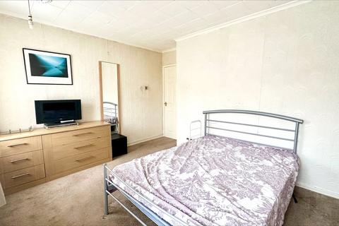 16 Downland Close, Birmingham, B38 8QT