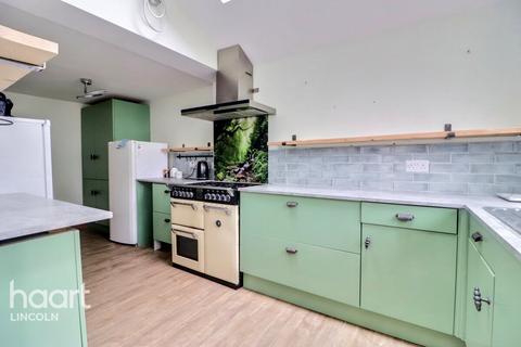 undefined, West Bank, Saxilby