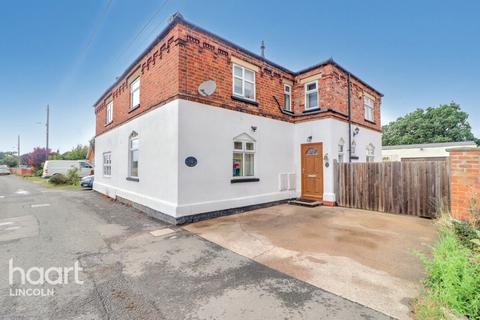 3 bedroom semi-detached house for sale, West Bank, Saxilby