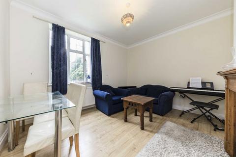 3 bedroom flat for sale, Gunnersbury Avenue, London W5
