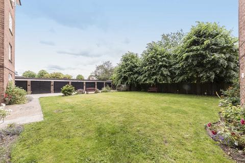3 bedroom flat for sale, Gunnersbury Avenue, London W5
