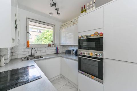 3 bedroom flat for sale, Buxton House, Battersea, London, SW11