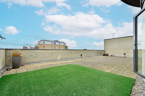 2 bedroom flat for sale, Flanders Court, Watford, WD17