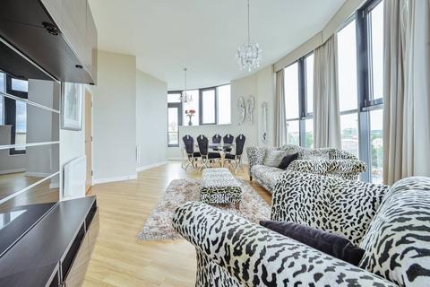2 bedroom flat for sale, Flanders Court, Watford, WD17