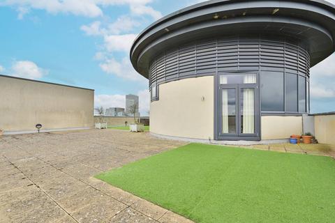 2 bedroom flat for sale, Flanders Court, Watford, WD17