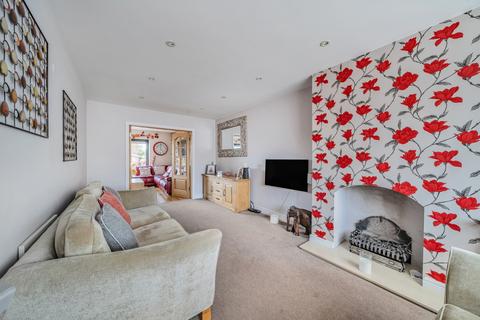 3 bedroom semi-detached house for sale, Lansbury Drive, Hayes