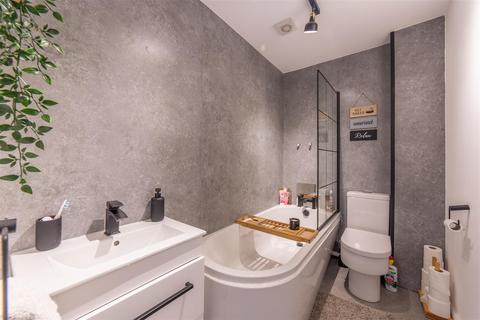 28 Blaen Bran Close, Cwmbran, NP44 1UU