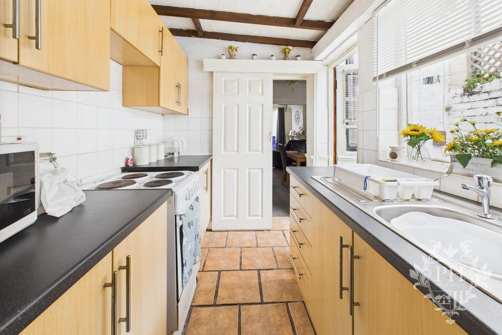 CAM02002 G0-PR0161-STILL008.jpg