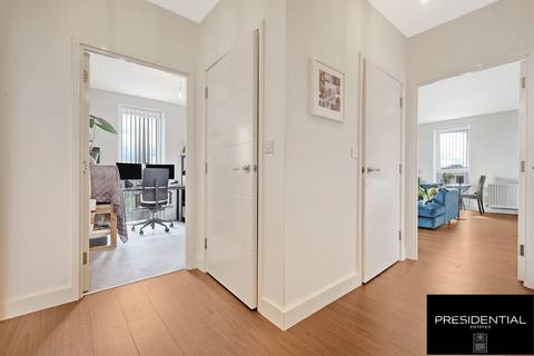 2 bedroom apartment for sale, Highams Park E4