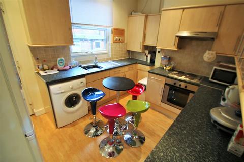 6 bedroom terraced house to rent, Granby Grove, Headingley, Leeds, LS6 3BE