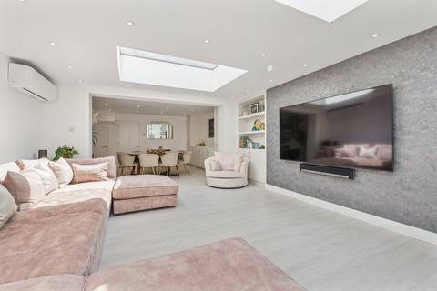 undefined, Apsley Walk, Iver SL0
