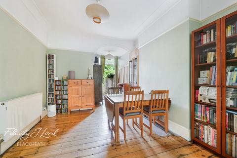 undefined, Wellington Gardens, London