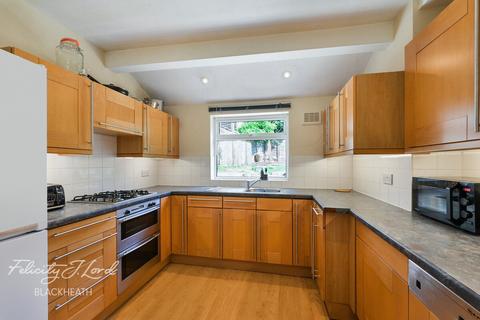 undefined, Wellington Gardens, London