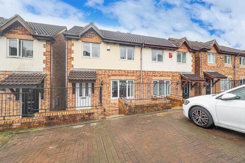Phoenix Court, Batley