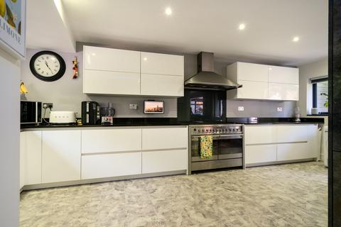 54 Park Road, Kenley, CR8 5AR