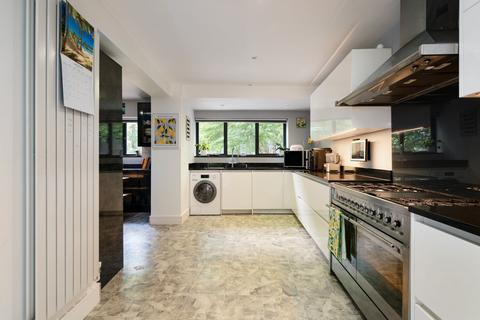 54 Park Road, Kenley, CR8 5AR