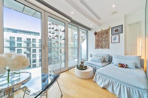 Studio for sale, Crossharbour Plaza, South Quay, E14