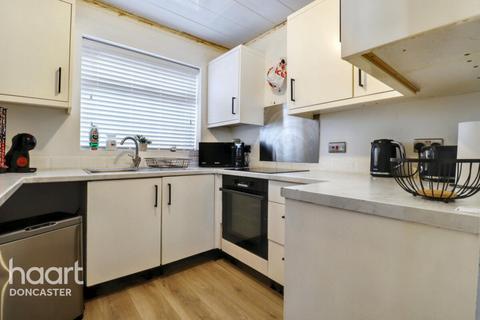 3 bedroom semi-detached house for sale, Milton Road, DONCASTER