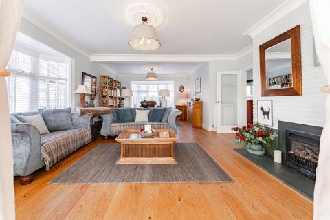 Parkwood Meadow Drive, Hoveton, Norwich, NR12 8UN