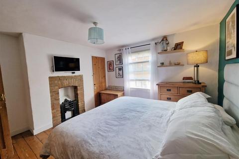 22 Crouch Road, Burnham-on-crouch, CM0 8DX