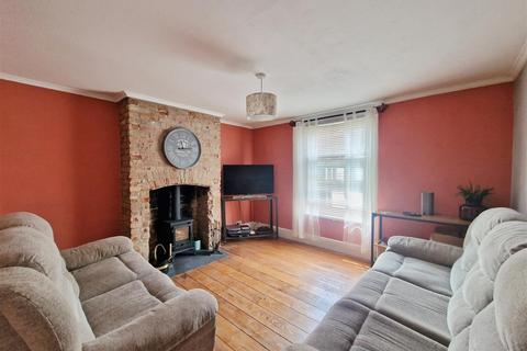 22 Crouch Road, Burnham-on-crouch, CM0 8DX