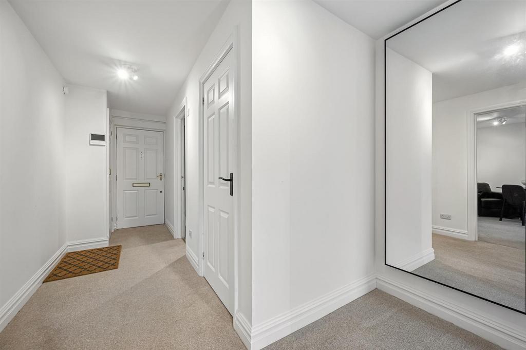 Saxton Mee 7 Holme Court 0003.jpg