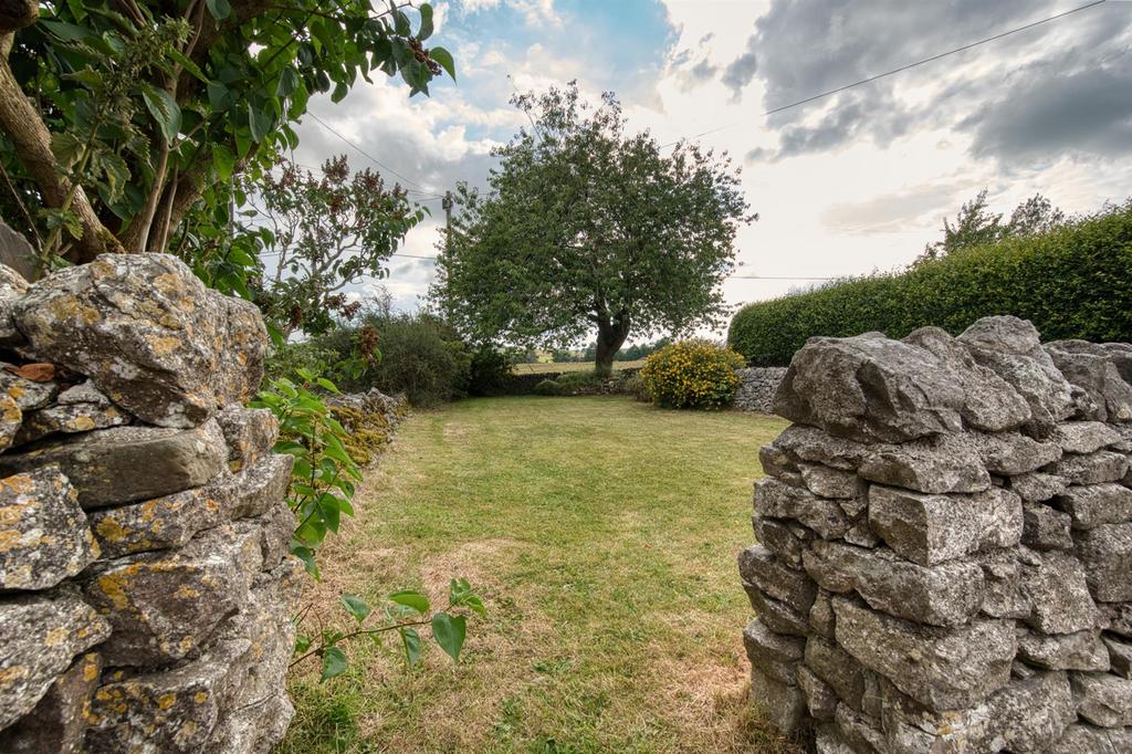 Saxton Mee 2 Moorview 0037.jpg