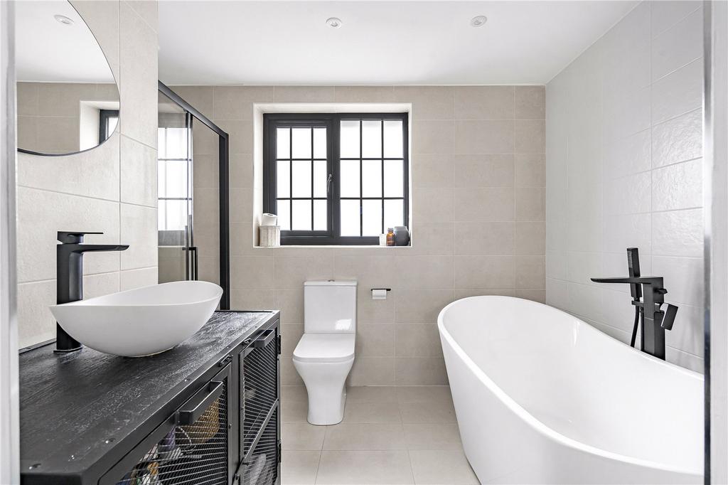 En Suite Bathroom