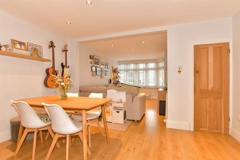 101 Howard Avenue, Bexley, DA5 3BA
