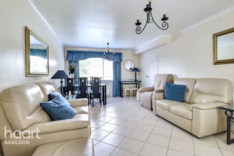 3 bedroom terraced house for sale, Ballards Walk, Basildon