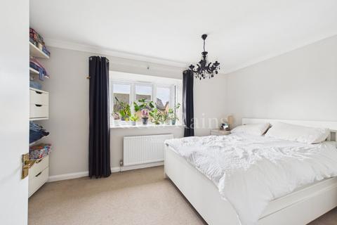 undefined, Maritime Close, Kent DA9
