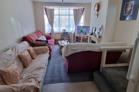 3 bedroom semi-detached house for sale, Sandringham Avenue, Leicester, LE4