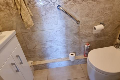 3 bedroom semi-detached house for sale, Sandringham Avenue, Leicester, LE4