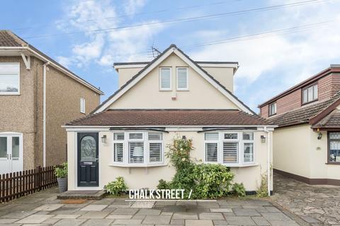 27 Alexandra Road, Rainham, RM13 7AA
