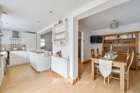 27 Alexandra Road, Rainham, RM13 7AA